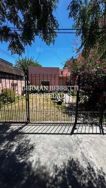 Casa 3 dormitorios en venta en Remedios De Escalada, Lanus
