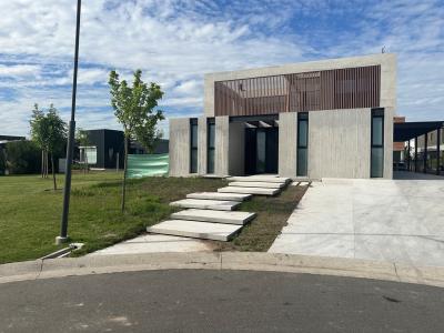 Casa 4 dormitorios en alquiler en Nordelta, Tigre
