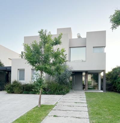 Casa 3 dormitorios en alquiler en Nordelta, Tigre