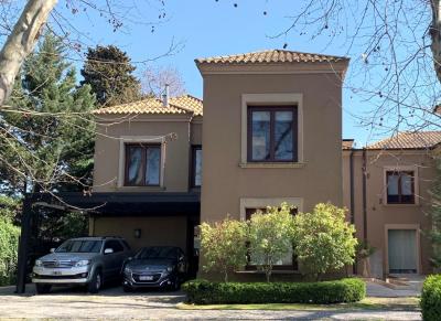 Casa 4 dormitorios en venta en General Pacheco, Tigre