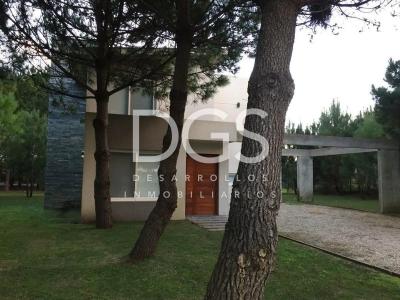Casa 4 dormitorios en alquiler temporario en La Herradura, Pinamar