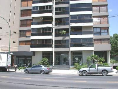 Departamento 4 dormitorios en alquiler en Vicente Lopez