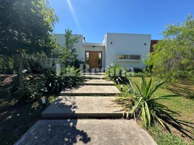 Casa 3 dormitorios en venta en Benavidez, Tigre
