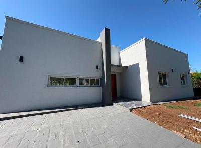 Casa 4 dormitorios en venta en Haras Santa Maria, Escobar