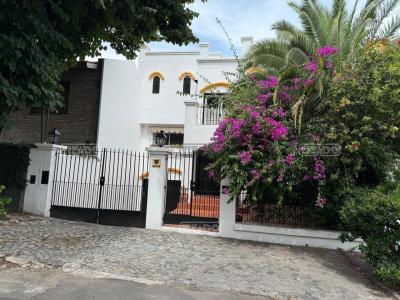 Casa 4 dormitorios en venta en La Horqueta, San Isidro