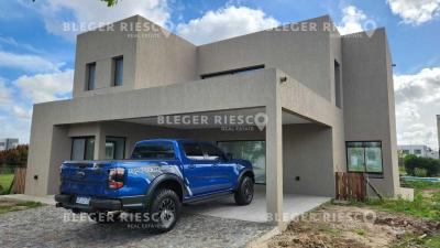 Casa 3 dormitorios en venta en Puertos, Escobar