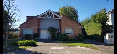 Casa 4 dormitorios en alquiler en Maquinista F Savio, Escobar