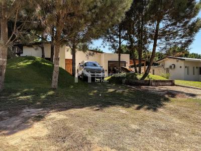 Casa 4 dormitorios en venta en Deportiva, Costa Esmeralda