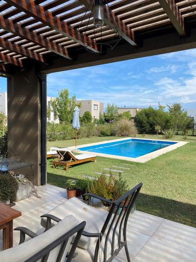 Casa 3 dormitorios en venta en Villanueva, Tigre