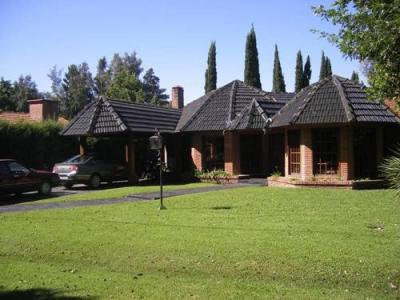 Casa 3 dormitorios en alquiler en Highland Park CC, Pilar