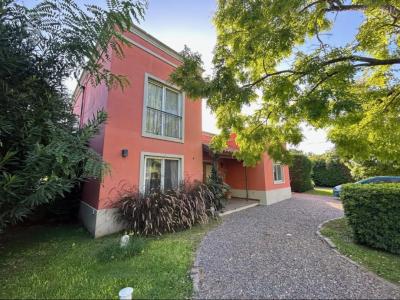Casa 4 dormitorios en venta en Villa Rosa, Pilar