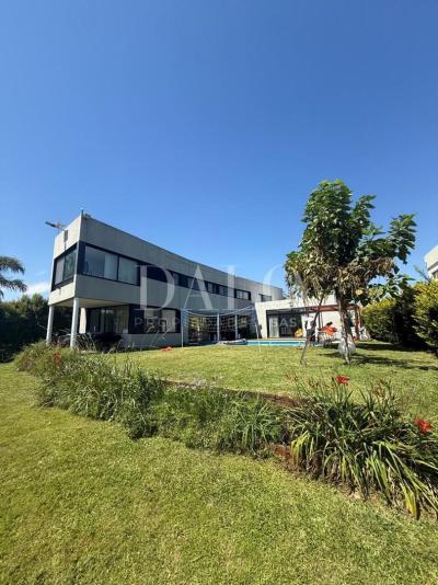 Casa 4 dormitorios en alquiler temporario en Villanueva, Tigre