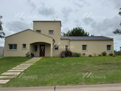 Casa 4 dormitorios en alquiler en San Matias, Escobar