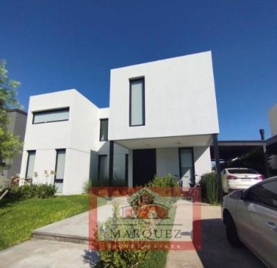 Casa 5 dormitorios en venta en Santa Elena, Pilar