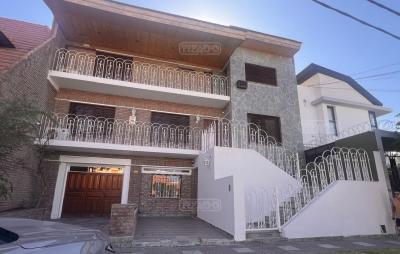 Casa 10 dormitorios en venta en Neuquen Capital, Neuquen