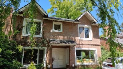 Casa 4 dormitorios en venta en Los Troncos, Pilar