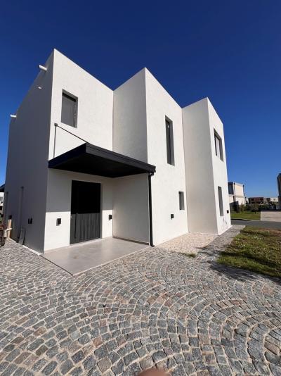 Casa 4 dormitorios en venta en Villanueva, Tigre