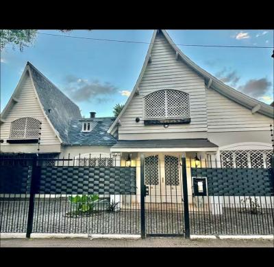 Casa 4 dormitorios en venta en San Isidro