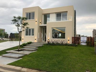 Casa 4 dormitorios en venta en Nordelta, Tigre