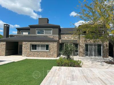 Casa 4 dormitorios en venta en Nordelta, Tigre