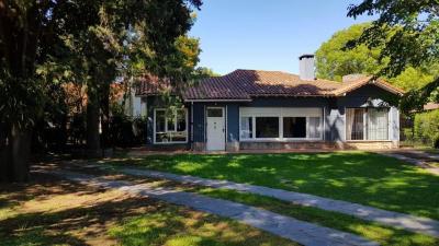 Casa 4 dormitorios en alquiler temporario en Don Torcuato, Tigre