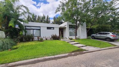 Casa 3 dormitorios en venta en General Pacheco, Tigre