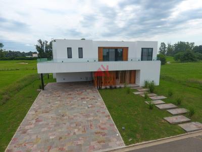 Casa 5 dormitorios en venta en Pilar Golf, Pilar
