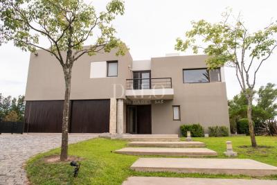 Casa 5 dormitorios en venta en Nordelta, Tigre