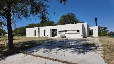 Casa 3 dormitorios en venta en Everlinks, Lujan