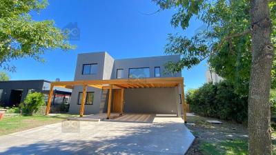 Casa 4 dormitorios en venta en Pilar del Este, Pilar