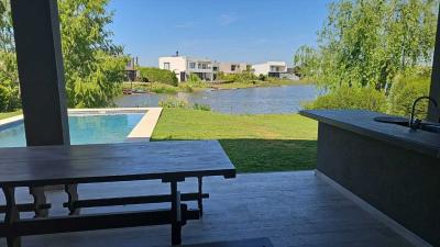 Casa 4 dormitorios en venta en El Canton, Escobar