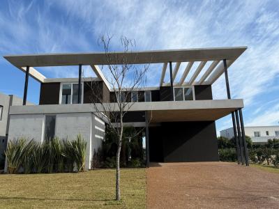 Casa 5 dormitorios en venta en Nordelta, Tigre