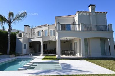 Casa 5 dormitorios en venta en Ayres Plaza, Pilar