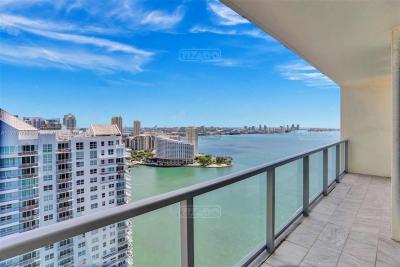 Departamento 3 dormitorios en venta en Miami