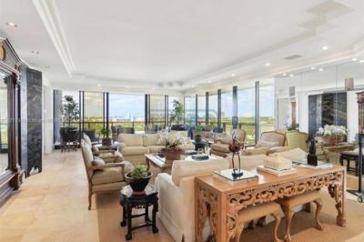 Departamento 3 dormitorios en venta en Miami