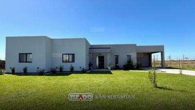 Casa 3 dormitorios en venta en San Sebastian, Escobar
