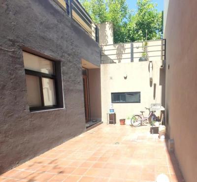 Casa 2 dormitorios en venta en Monte Castro, Ciudad de Buenos Aires