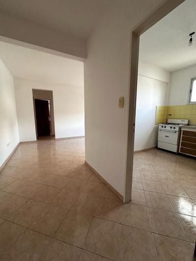 Departamento 1 dormitorios en alquiler en Caseros, Tres de Febrero