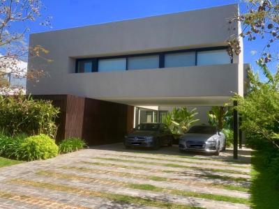 Casa 4 dormitorios en alquiler en Nordelta, Tigre