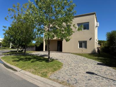 Casa 3 dormitorios en venta en Villanueva, Tigre