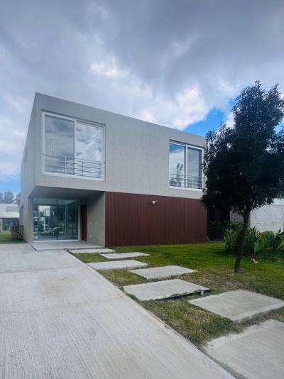 Casa 4 dormitorios en venta en Nordelta, Tigre