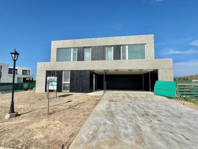 Casa 4 dormitorios en venta en Villanueva, Tigre
