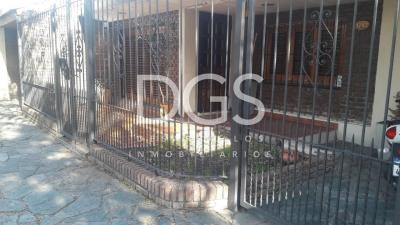 Casa 4 dormitorios en venta en Banfield, Lomas de Zamora