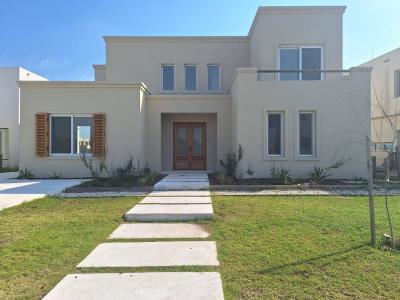 Casa 4 dormitorios en venta en Villanueva, Tigre