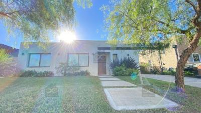Casa 3 dormitorios en venta en Pilar del Este, Pilar