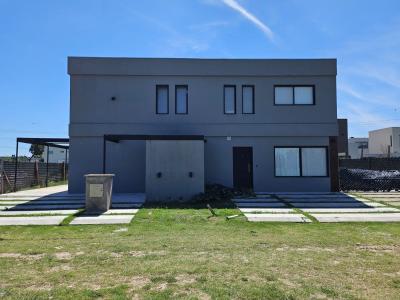Casa 3 dormitorios en venta en SpringPark Pilar, Pilar