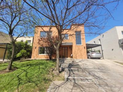 Casa 3 dormitorios en alquiler en Nordelta, Tigre