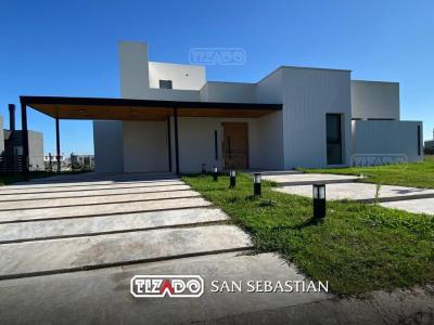 Casa 4 dormitorios en venta en San Sebastian, Escobar