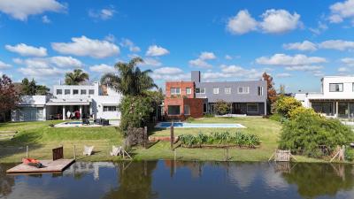 Casa 5 dormitorios en venta en Don Torcuato, Tigre