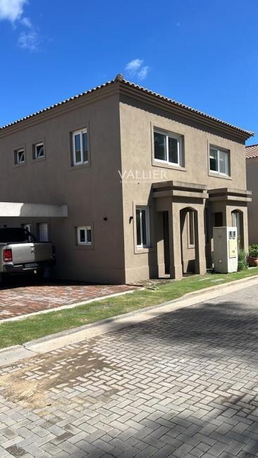 Casa 3 dormitorios en alquiler en Saravi Village, Pilar